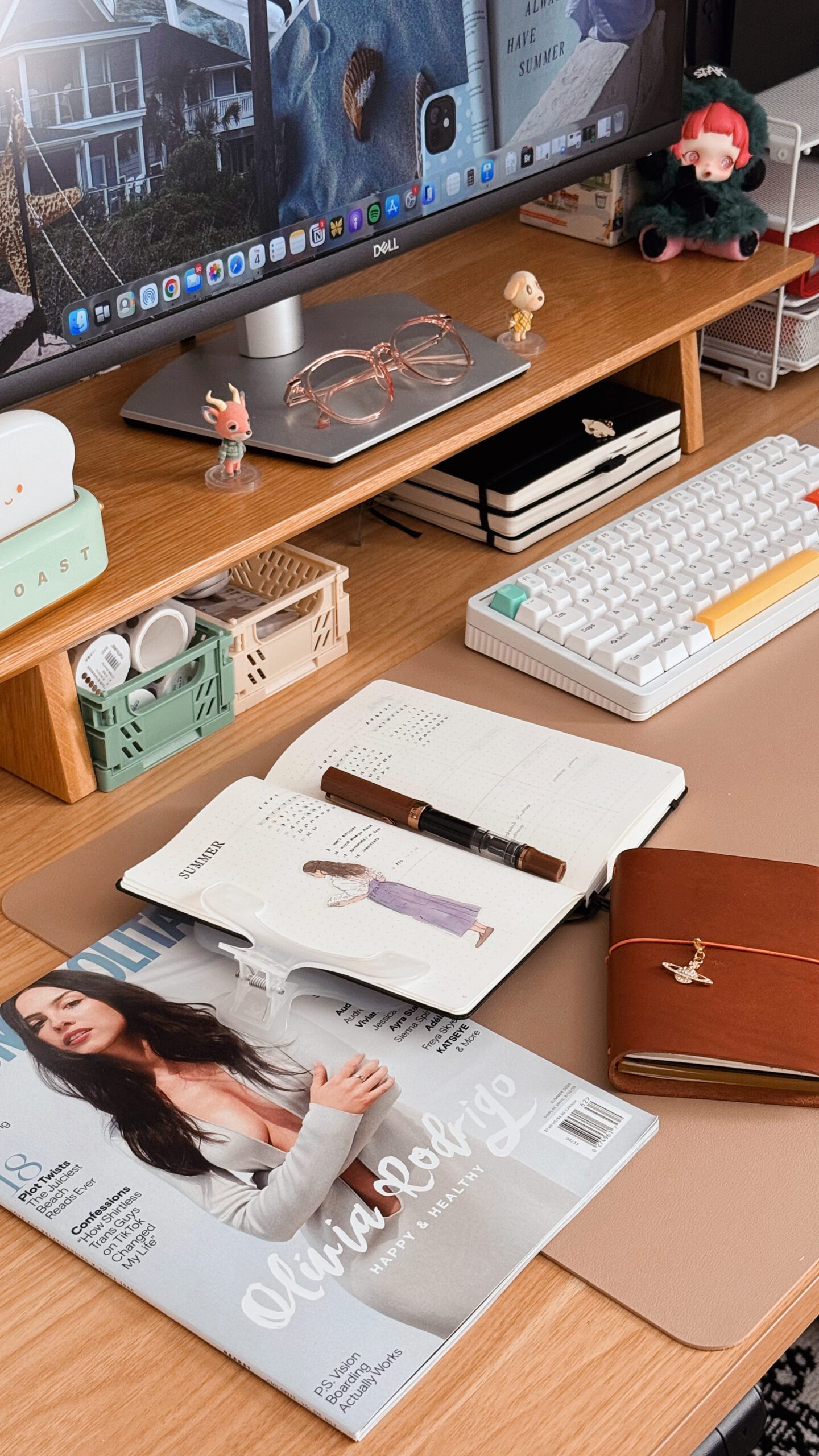 Desk Diaries 09: Moving Into My Summer Book
